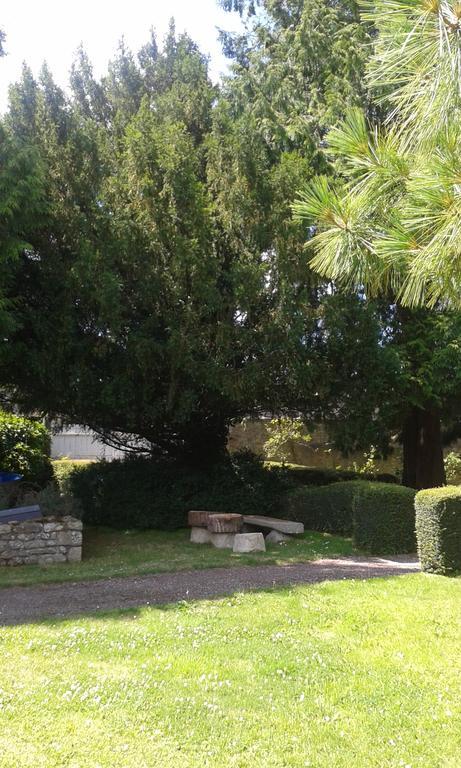 La Demeure Du Perron Quettehou Exterior foto